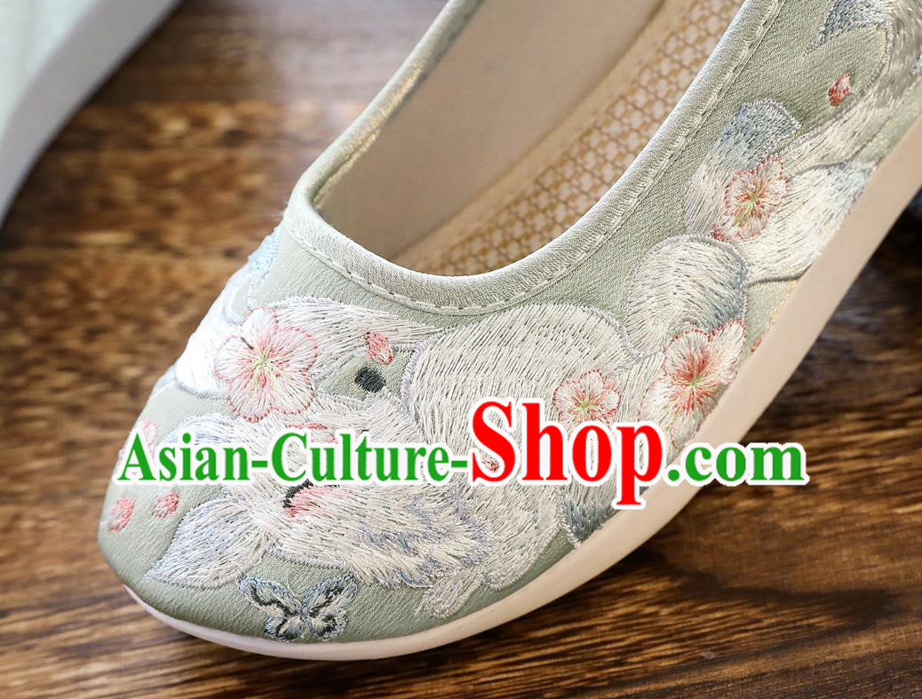 China Traditional Hanfu Shoes Winter Women Shoes Classical Embroidered Fox Light Green Satin Shoes China Traditional Hanfu Shoes Winter Women Shoes Classical Embroidered Fox Light Green Satin Shoes