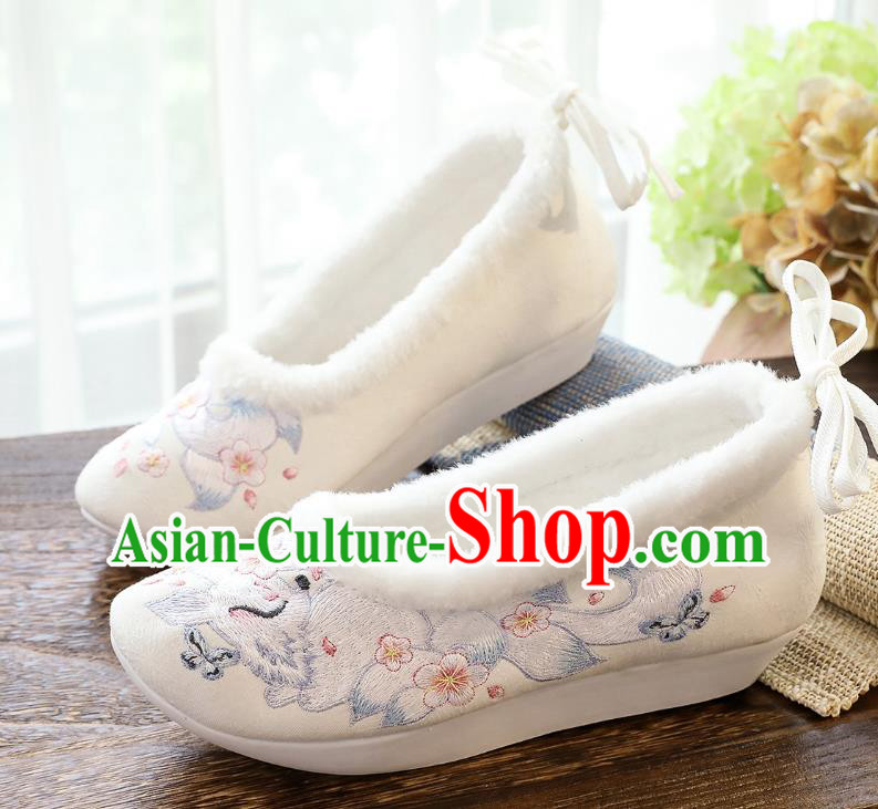 China Classical Embroidered Fox Shoes Traditional Hanfu Shoes Winter Women Brushed Shoes China Classical Embroidered Fox Shoes Traditional Hanfu Shoes Winter Women Brushed Shoes