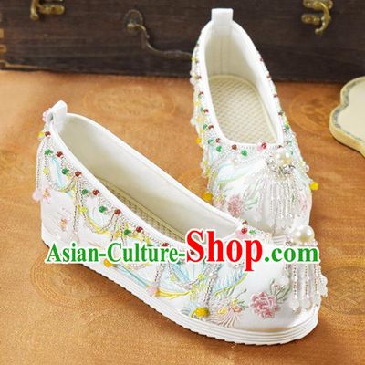 China Women Shoes National Embroidered White Cloth Shoes Traditional Hanfu Shoes Wedding Shoes