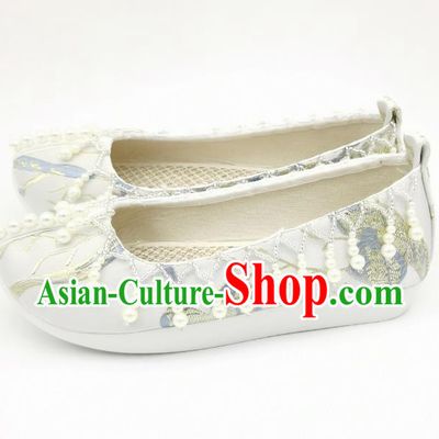 China Traditional Song Dynasty Princess Shoes Classical Pearls Shoes Handmade White Brocade Shoes