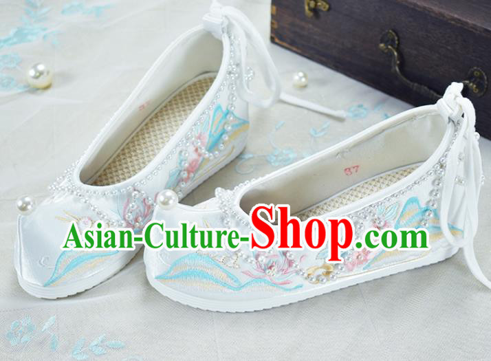 China Women White Embroidered Shoes National Beads Shoes Traditional Hanfu Shoes China Women White Embroidered Shoes National Beads Shoes Traditional Hanfu Shoes