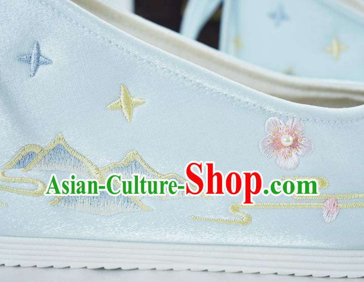 China National Women Shoes Traditional Light Blue Cloth Shoes Embroidered Shoes China National Women Shoes Traditional Light Blue Cloth Shoes Embroidered Shoes
