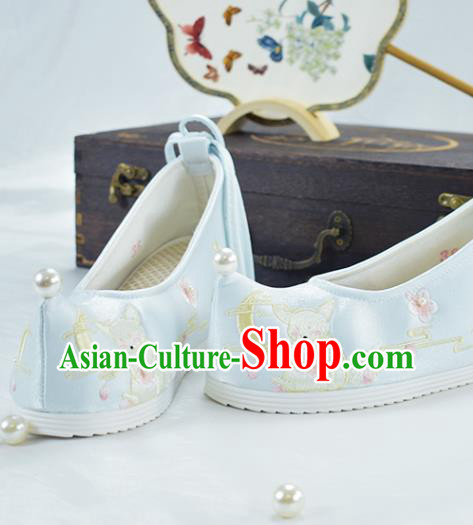 China National Women Shoes Traditional Light Blue Cloth Shoes Embroidered Shoes China National Women Shoes Traditional Light Blue Cloth Shoes Embroidered Shoes