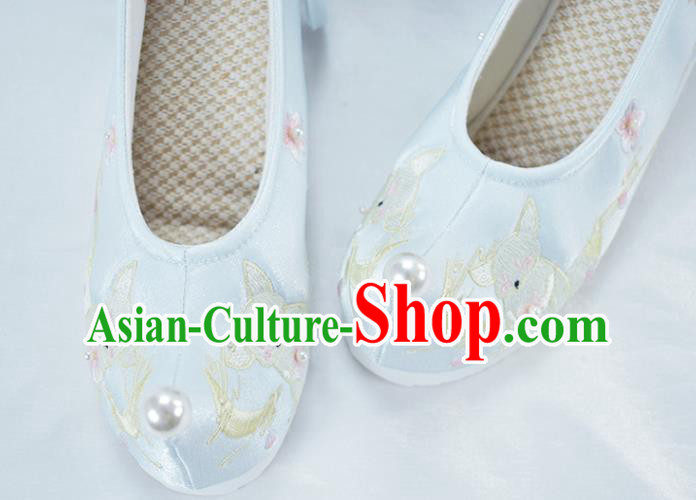 China National Women Shoes Traditional Light Blue Cloth Shoes Embroidered Shoes China National Women Shoes Traditional Light Blue Cloth Shoes Embroidered Shoes