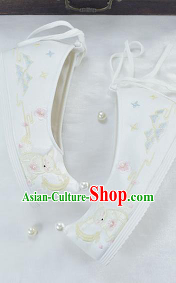 China Embroidered Shoes National Women Shoes Traditional White Cloth Shoes China Embroidered Shoes National Women Shoes Traditional White Cloth Shoes