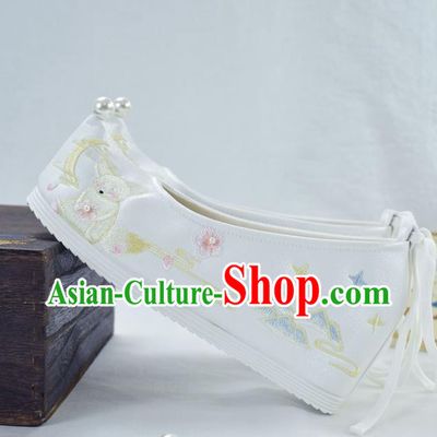 China Embroidered Shoes National Women Shoes Traditional White Cloth Shoes