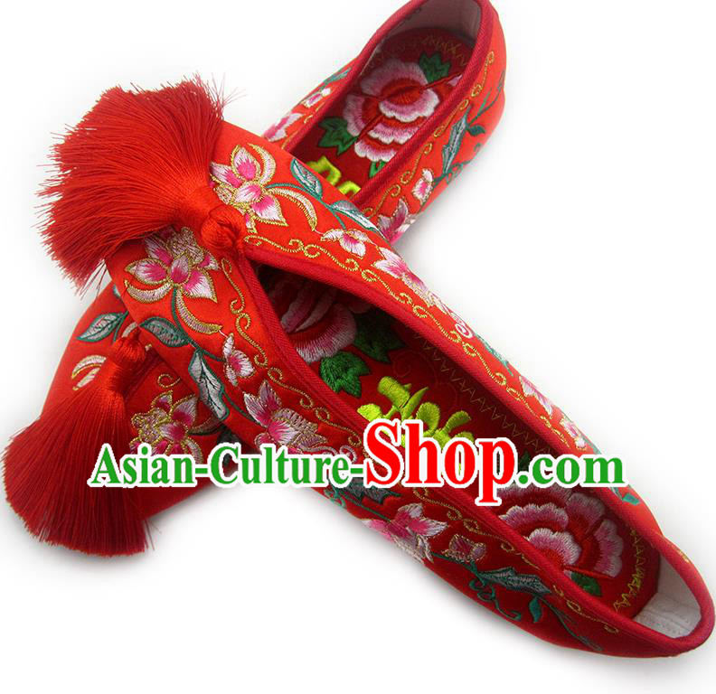 China Classical Xiu He Suit Shoes Traditional Embroidered Flowers Shoes Wedding Red Satin Shoes China Classical Xiu He Suit Shoes Traditional Embroidered Flowers Shoes Wedding Red Satin Shoes