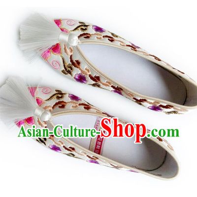 China Embroidered Plum Blossom Shoes Classical Wedding Xiu He Shoes Traditional White Satin Shoes