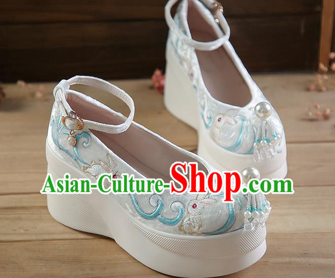 China White Velvet Shoes Traditional Hanfu Shoes Embroidered Rabbit Platform Shoes China White Velvet Shoes Traditional Hanfu Shoes Embroidered Rabbit Platform Shoes