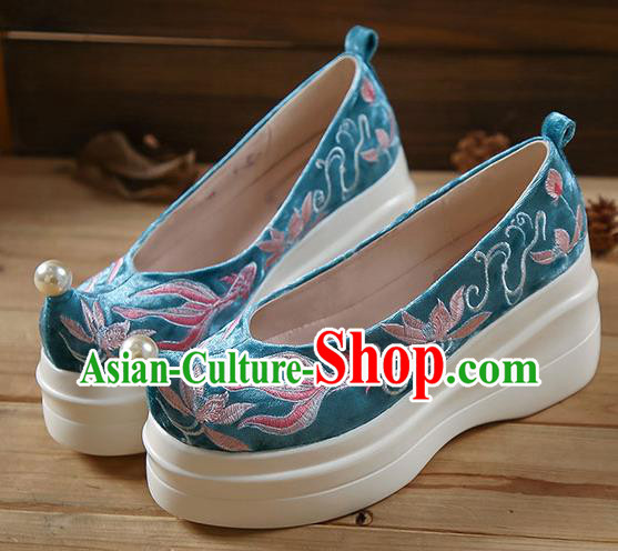 China Traditional Hanfu Platform Shoes Embroidered Lotus Fish Shoes Blue Velvet Shoes China Traditional Hanfu Platform Shoes Embroidered Lotus Fish Shoes Blue Velvet Shoes