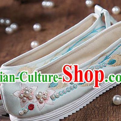 China Traditional Hanfu Pearls Shoes Embroidered Peach Blossom Green Satin Shoes Ancient Ming Dynasty Princess Shoes
