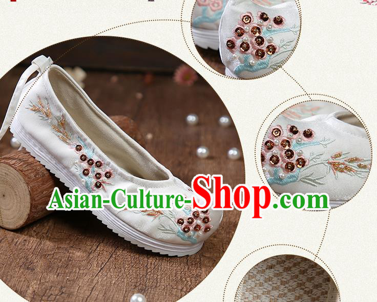 China Traditional Hanfu Shoes Embroidered Sequins Shoes Ancient Ming Dynasty Princess White Satin Shoes China Traditional Hanfu Shoes Embroidered Sequins Shoes Ancient Ming Dynasty Princess White Satin Shoes