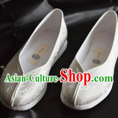 China Kung Fu Shoes National Shoes Traditional Hanfu White Brocade Shoes for Women