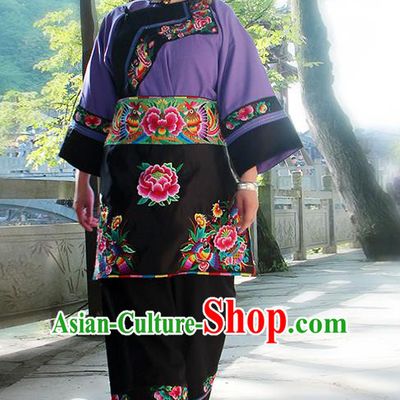 Chinese Miao Nationality Women Clothing Xiangxi Ethnic Costumes and Headwear