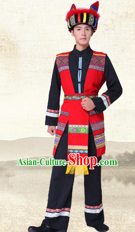 China Yao Nationality Wedding Costumes Guangxi Province Ethnic Minority Bridegroom Outfits and Headwear China Yao Nationality Wedding Costumes Guangxi Province Ethnic Minority Bridegroom Outfits and Headwear