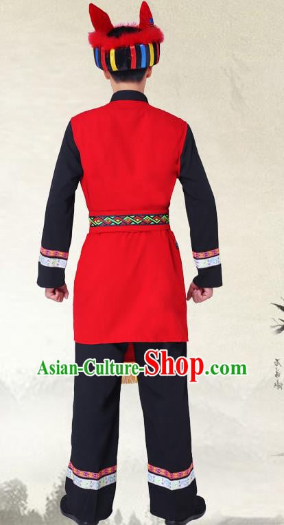 China Yao Nationality Wedding Costumes Guangxi Province Ethnic Minority Bridegroom Outfits and Headwear China Yao Nationality Wedding Costumes Guangxi Province Ethnic Minority Bridegroom Outfits and Headwear