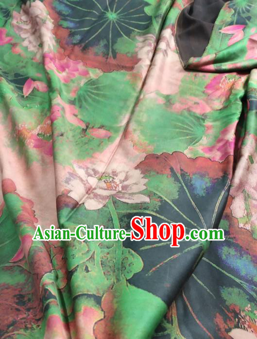 China Classical Lotus Pattern Green Silk Fabric Traditional Gambiered Guangdong Gauze China Classical Lotus Pattern Green Silk Fabric Traditional Gambiered Guangdong Gauze