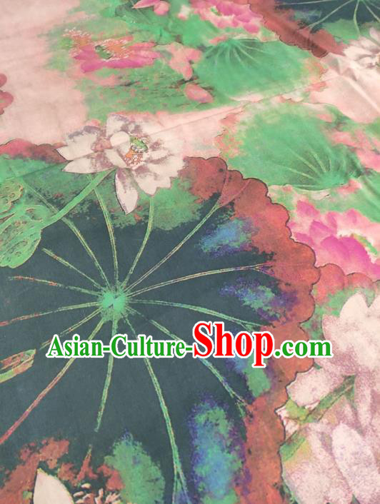 China Classical Lotus Pattern Green Silk Fabric Traditional Gambiered Guangdong Gauze China Classical Lotus Pattern Green Silk Fabric Traditional Gambiered Guangdong Gauze