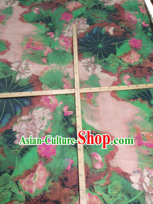 China Classical Lotus Pattern Green Silk Fabric Traditional Gambiered Guangdong Gauze China Classical Lotus Pattern Green Silk Fabric Traditional Gambiered Guangdong Gauze