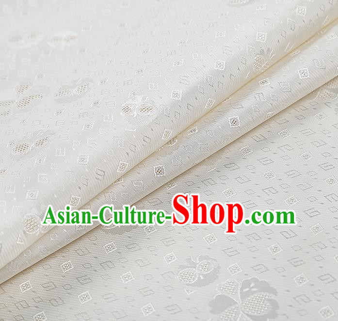 China Classical Cheongsam White Silk Fabric Traditional Tang Suit Brocade Drapery China Classical Cheongsam White Silk Fabric Traditional Tang Suit Brocade Drapery