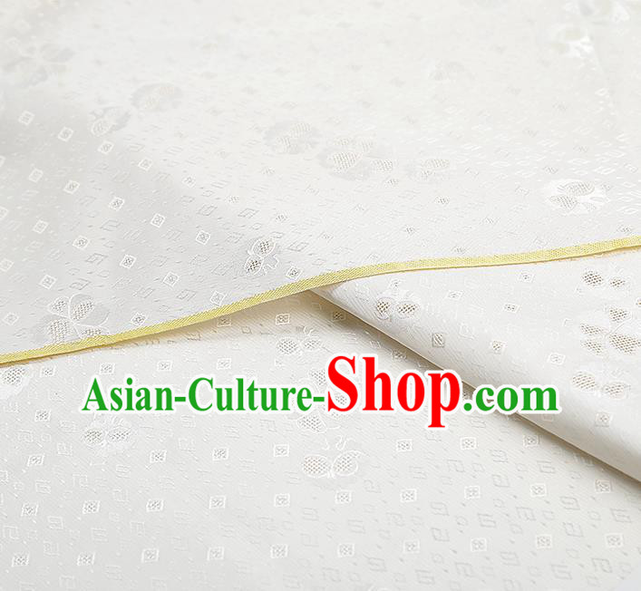 China Classical Cheongsam White Silk Fabric Traditional Tang Suit Brocade Drapery China Classical Cheongsam White Silk Fabric Traditional Tang Suit Brocade Drapery