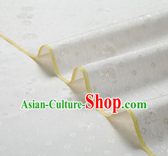 China Classical Cheongsam White Silk Fabric Traditional Tang Suit Brocade Drapery China Classical Cheongsam White Silk Fabric Traditional Tang Suit Brocade Drapery
