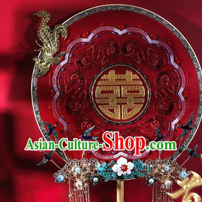 China Traditional Xiuhe Suit Silk Fan Handmade Wedding Bride Palace Fan Embroidered Red Sequins Circular Fan