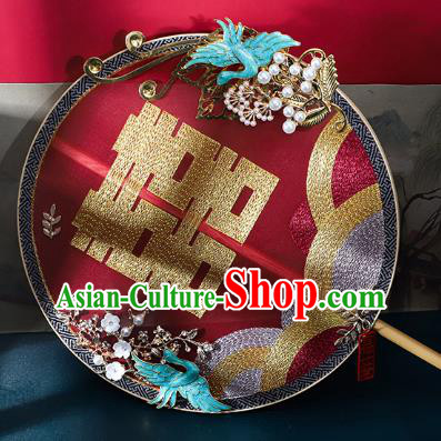 China Traditional Xiuhe Suit Red Silk Fan Embroidered Circular Fan Handmade Bride Palace Fan China Traditional Xiuhe Suit Red Silk Fan Embroidered Circular Fan Handmade Bride Palace Fan
