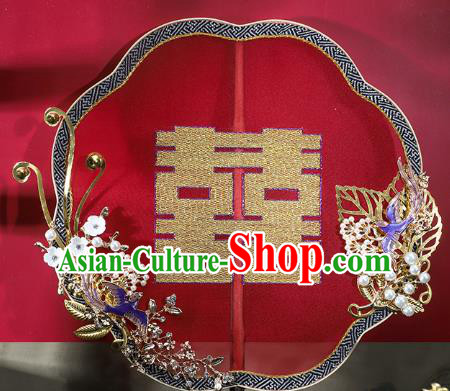 China Handmade Bride Palace Fan Traditional Wedding Xiuhe Suit Fan Embroidered Red Silk Fan China Handmade Bride Palace Fan Traditional Wedding Xiuhe Suit Fan Embroidered Red Silk Fan