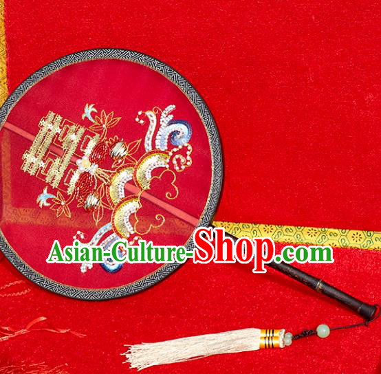 China Traditional Xiuhe Suit Red Silk Circular Fan Handmade Bride Palace Fan Wedding Fan China Traditional Xiuhe Suit Red Silk Circular Fan Handmade Bride Palace Fan Wedding Fan