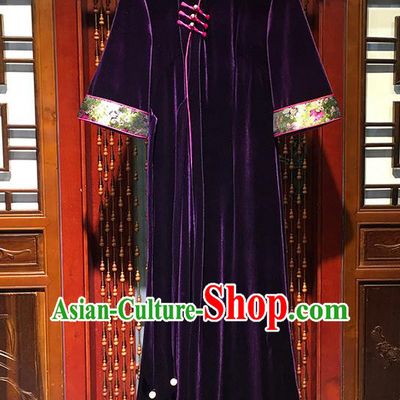 China Traditional Embroidered Wide Sleeve Cheongsam National Purple Velvet Qipao Dress