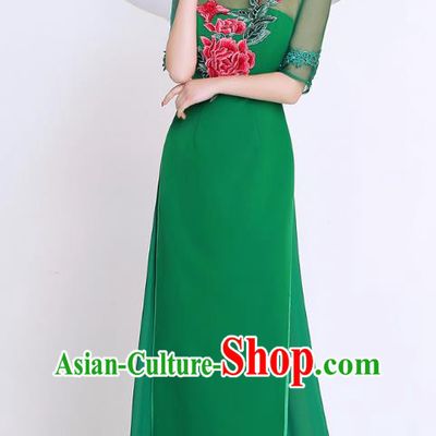 China Catwalks Show Embroidery Peony Green Cheongsam Stage Performance Clothing Classical Aodai Qipao Dress