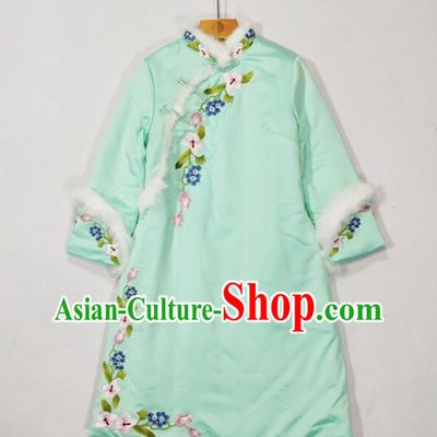 China Winter Tang Suit Coat Woman Outer Garment Traditional Embroidered Green Silk Cotton Wadded Jacket