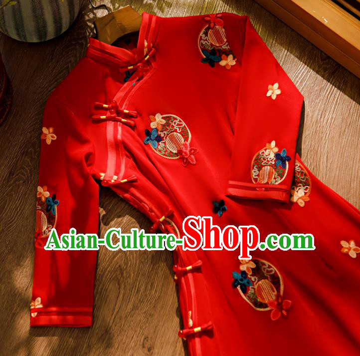 Chinese Classical Wedding Qipao Dress Traditional Bride Embroidered Red Cheongsam Clothing Chinese Classical Wedding Qipao Dress Traditional Bride Embroidered Red Cheongsam Clothing