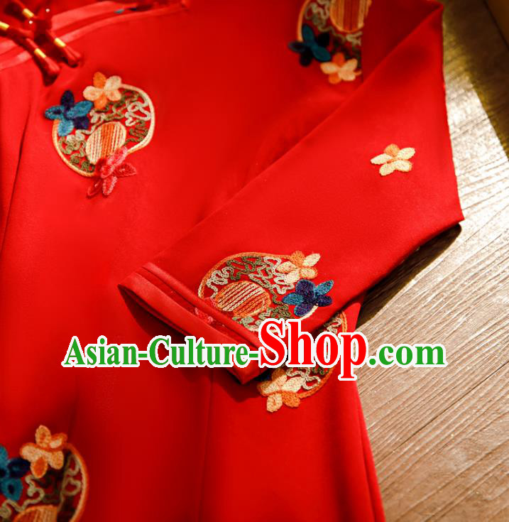 Chinese Classical Wedding Qipao Dress Traditional Bride Embroidered Red Cheongsam Clothing Chinese Classical Wedding Qipao Dress Traditional Bride Embroidered Red Cheongsam Clothing