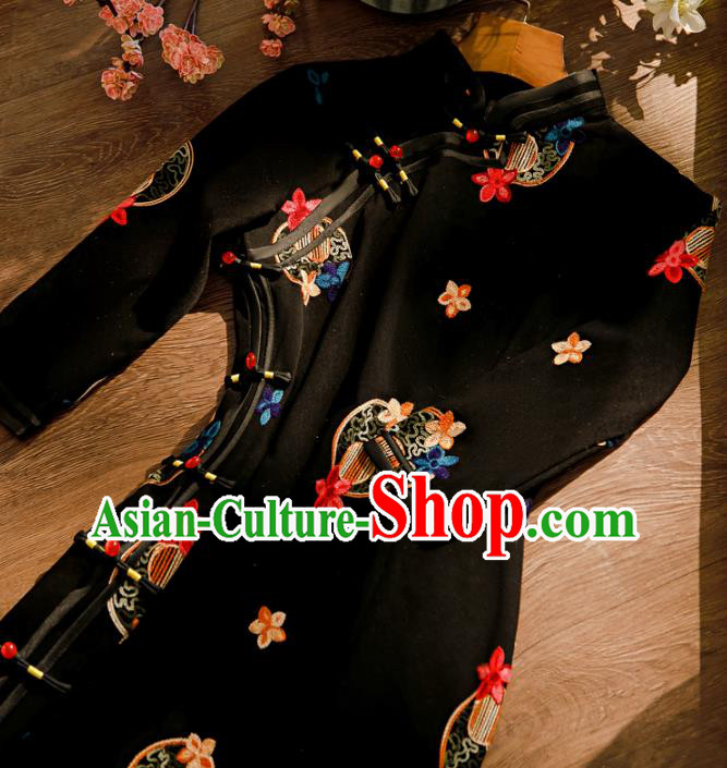 Chinese Traditional Black Cheongsam Clothing Classical Embroidered Qipao Dress Chinese Traditional Black Cheongsam Clothing Classical Embroidered Qipao Dress
