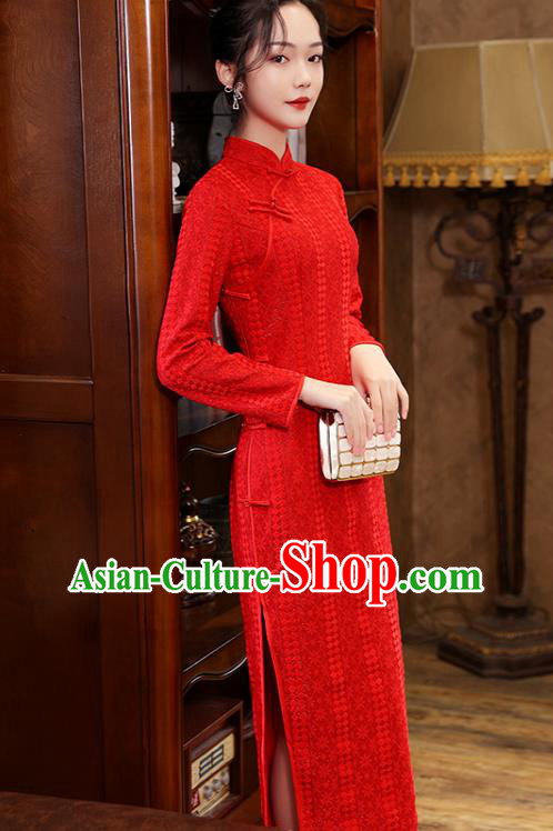 Chinese Bride Red Cheongsam Classical Wedding Qipao Dress Traditional National Toast Costume Chinese Bride Red Cheongsam Classical Wedding Qipao Dress Traditional National Toast Costume