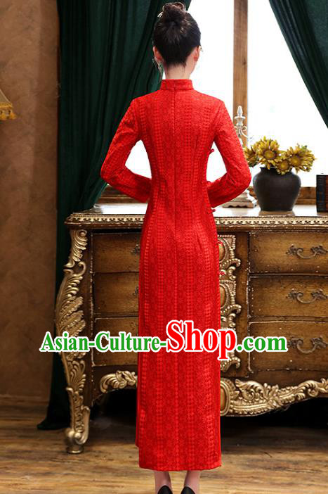 Chinese Bride Red Cheongsam Classical Wedding Qipao Dress Traditional National Toast Costume Chinese Bride Red Cheongsam Classical Wedding Qipao Dress Traditional National Toast Costume