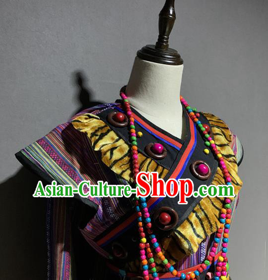 Chinese Yi Nationality Minority Costumes Ethnic Woman Folk Dance Clothing and Headpiece Chinese Yi Nationality Minority Costumes Ethnic Woman Folk Dance Clothing and Headpiece