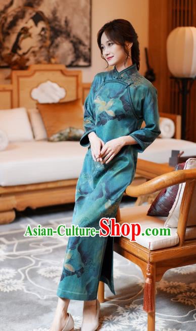 China Classical Lotus Pattern Green Silk Qipao Dress National Female Long Cheongsam China Classical Lotus Pattern Green Silk Qipao Dress National Female Long Cheongsam