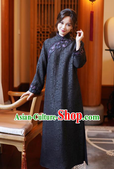 China National Female Embroidered Dark Purple Cheongsam Classical Silk Qipao Dress China National Female Embroidered Dark Purple Cheongsam Classical Silk Qipao Dress