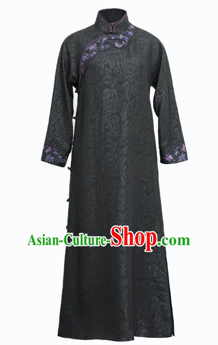 China National Female Embroidered Dark Purple Cheongsam Classical Silk Qipao Dress China National Female Embroidered Dark Purple Cheongsam Classical Silk Qipao Dress