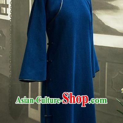 Republic of China Civilian Woman Cheongsam Traditional Wide Sleeve Blue Woolen Qipao Dress Costume