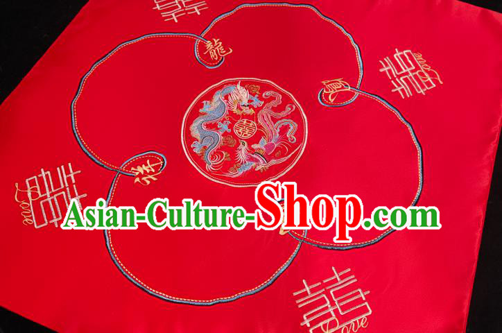 China Traditional Wedding Headdress Embroidered Dragon Phoenix Bridal Veil Xiuhe Suit Red Satin Kerchief China Traditional Wedding Headdress Embroidered Dragon Phoenix Bridal Veil Xiuhe Suit Red Satin Kerchief