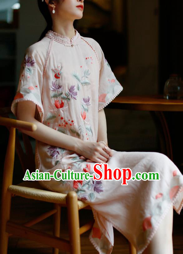 China Classical Pink Ramine Cheongsam Costume Traditional Young Woman Embroidered Chrysanthemum Qipao Dress China Classical Pink Ramine Cheongsam Costume Traditional Young Woman Embroidered Chrysanthemum Qipao Dress