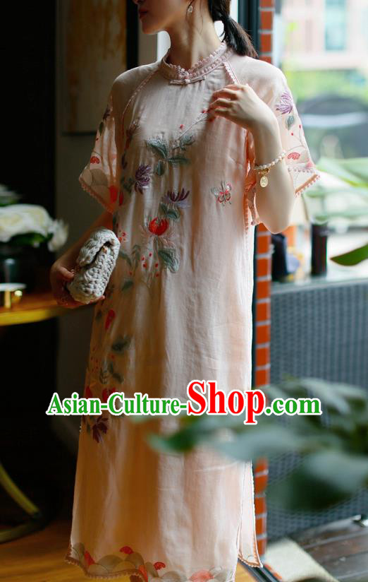 China Classical Pink Ramine Cheongsam Costume Traditional Young Woman Embroidered Chrysanthemum Qipao Dress China Classical Pink Ramine Cheongsam Costume Traditional Young Woman Embroidered Chrysanthemum Qipao Dress