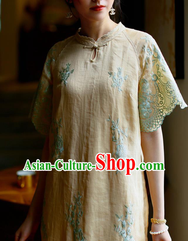 China Classical Light Yellow Ramine Cheongsam Costume Traditional Young Woman Embroidered Qipao Dress China Classical Light Yellow Ramine Cheongsam Costume Traditional Young Woman Embroidered Qipao Dress