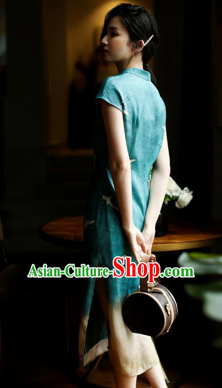 China Classical Young Woman Cheongsam Costume Traditional Printing Green Silk Qipao Dress China Classical Young Woman Cheongsam Costume Traditional Printing Green Silk Qipao Dress