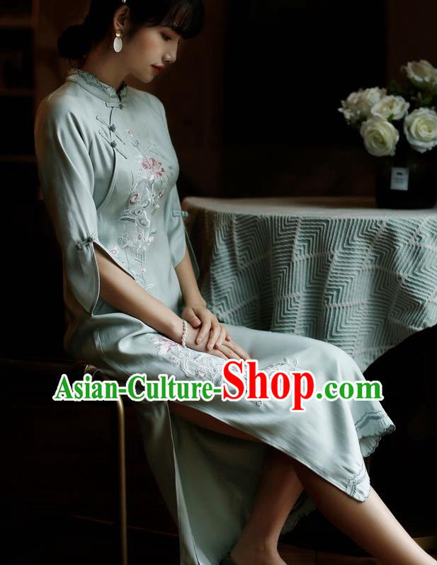 China Classical Cheongsam Costume Traditional Embroidered Light Green Qipao Dress China Classical Cheongsam Costume Traditional Embroidered Light Green Qipao Dress
