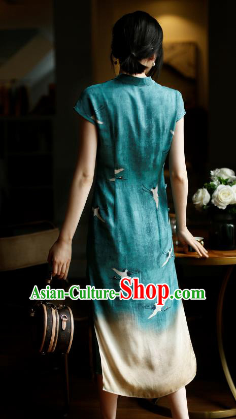 China Classical Young Woman Cheongsam Costume Traditional Printing Green Silk Qipao Dress China Classical Young Woman Cheongsam Costume Traditional Printing Green Silk Qipao Dress